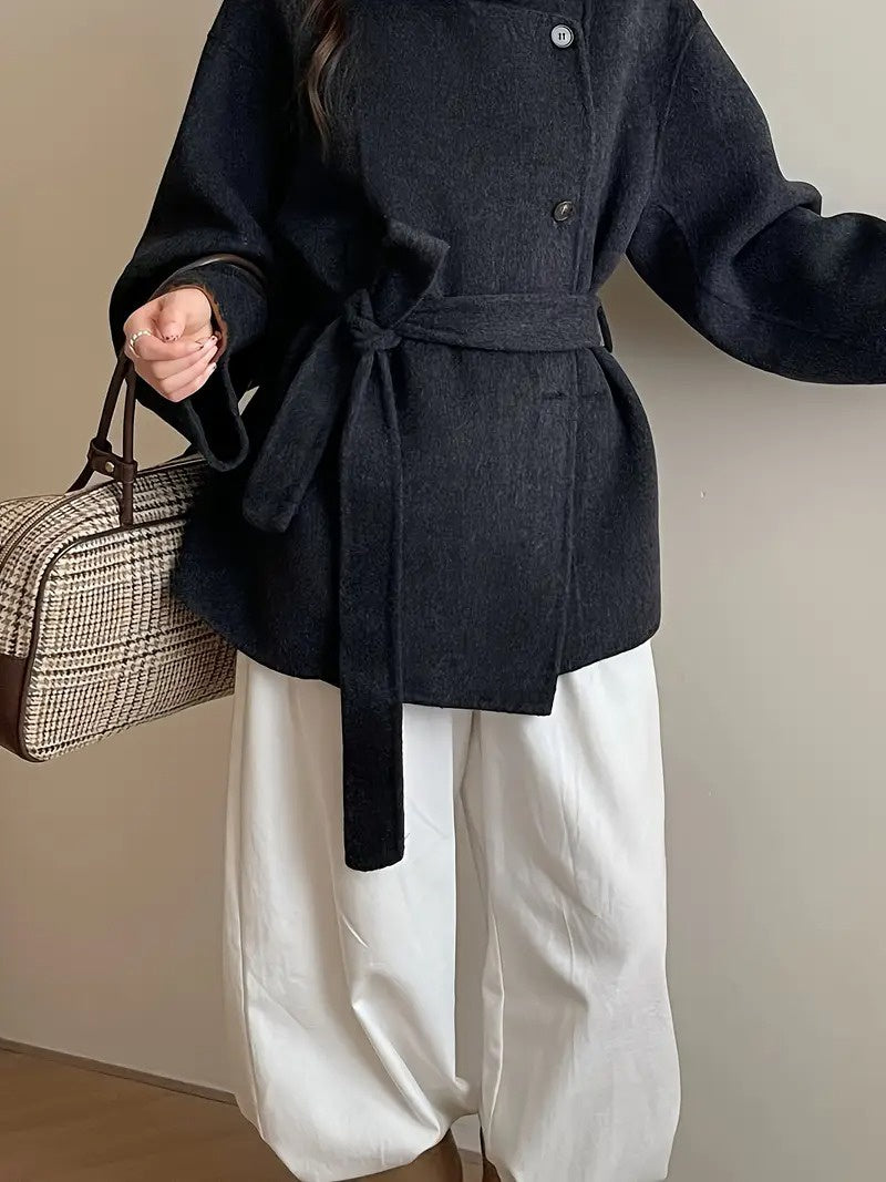 Damski Krótki Płaszcz z Paskiem