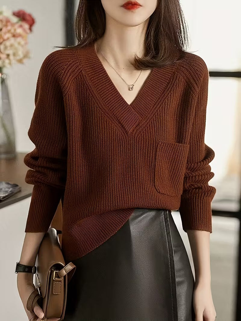 Damski Sweter z Dekoltem w Serek i Kieszonką na Piersi